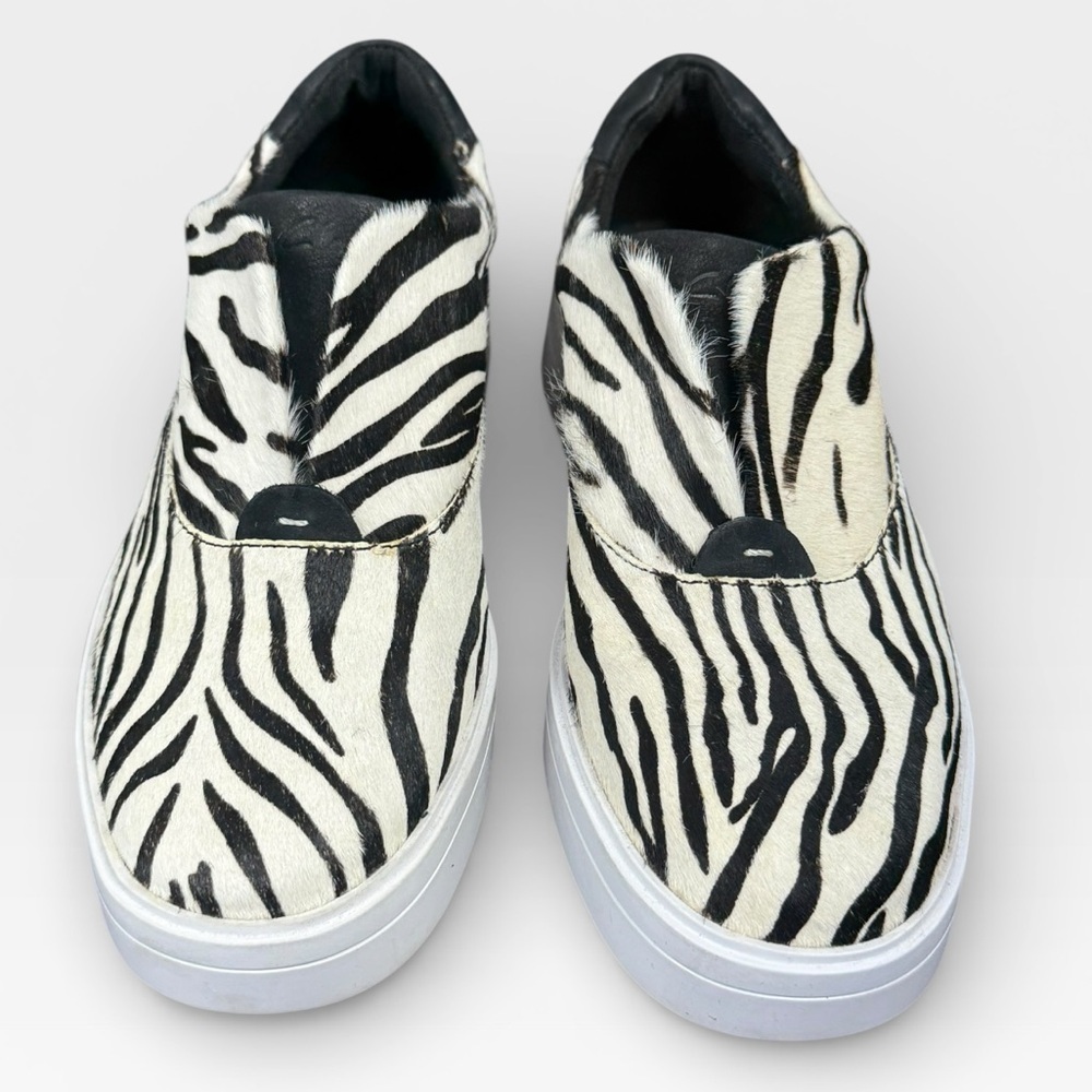 Clarks Black and White Zebra Pattern Sneakers women’s size 6.5 - Picture 1 of 6